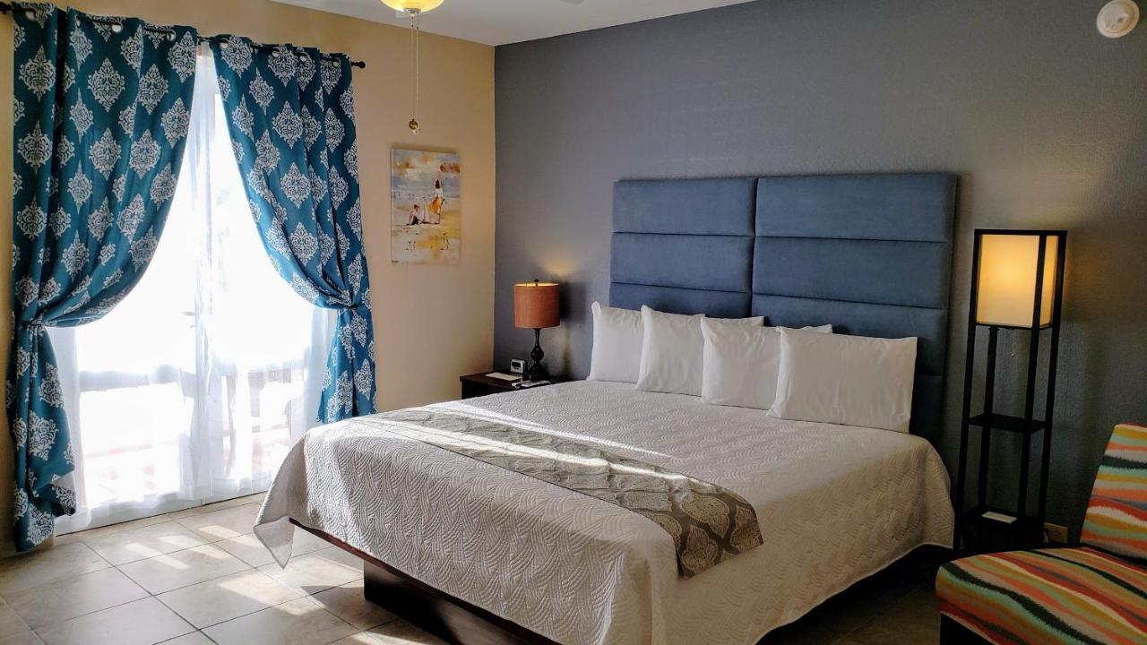 Combate Beach Resort Кабо-Рохо Экстерьер фото
